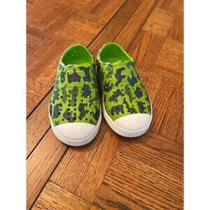 Native kids shoes size 7